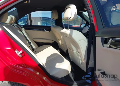 2012 Mercedes-Benz C 350 Sport из США, поврежденный, VIN WDDGF5HB2CR219807